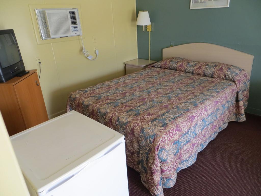 Travelers Inn Okeechobee Szoba fotó