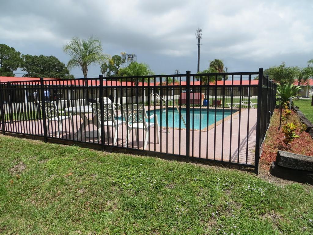 Travelers Inn Okeechobee Kültér fotó